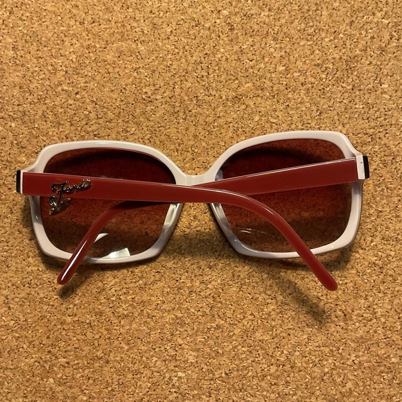 Fendi Bold pink Sunglasses with dangling silver logo charm - Picture 2 of 8